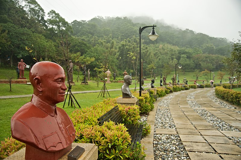 File:Taiwan 2009 Garden of the Generalissimos at CiHu Mausoleom of Chiang Kai Shek in TaoYuan County FRD 7845.jpg