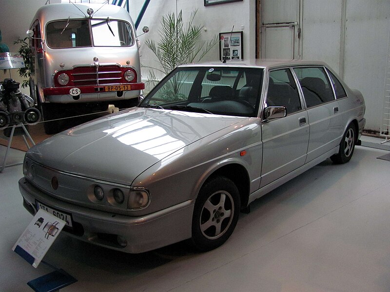 File:Tatra 700 muzeum.jpg