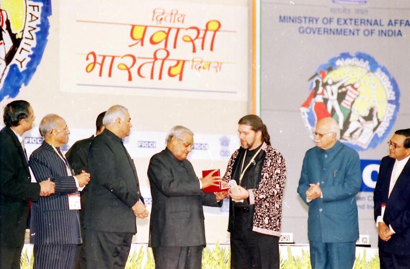 File:The Prime Minister Shri Atal Bihari Vajpayee confers Pravasi Bharatiya Samman on NASA Astronaut Kalpana Chawla posthumously at the inauguration of second Pravasi Bharatiya Divas - 2004 in New Delhi on January 9, 2004.jpg