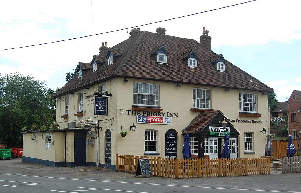 The Priory Inn, Winchester Road-Victoria Road junction, Bishop's Waltham (May 2019)