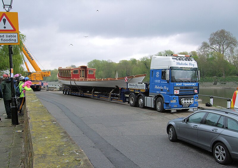 File:The Royal Barge Gloriana Waiting To Be Launched Into The Thames At Isleworth - London.jpg