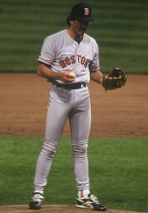 Eckersley with the Red Sox at Tiger Stadium in 1998