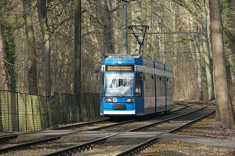 File:Tram 6NGTWDE Rostock Lorenzweg.JPG