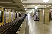 Platform of the station U-Bahnhof Hohenzollernplatz 20130727 3.jpg