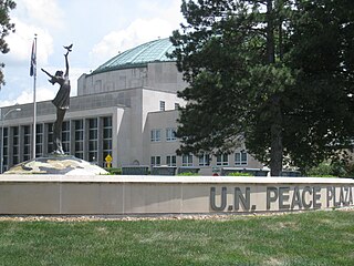 <span class="mw-page-title-main">United Nations Peace Plaza</span> Independence, Missouri "Girl with Dove" statue