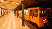 Vignette pour Vörösmarty tér (métro de Budapest)