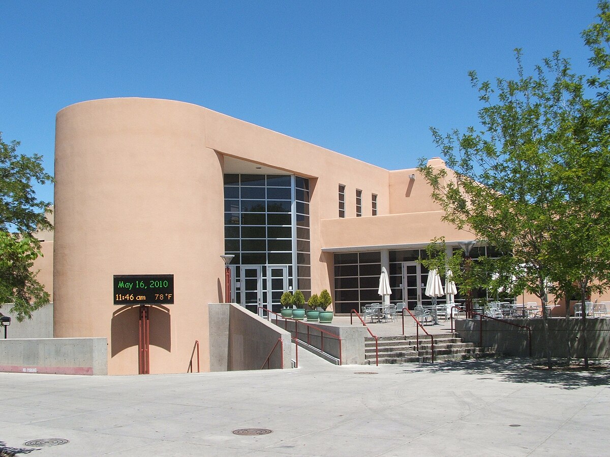 Университет Нью-Мексико. University of New Mexico. University of New Mexico '93. AGBU building.