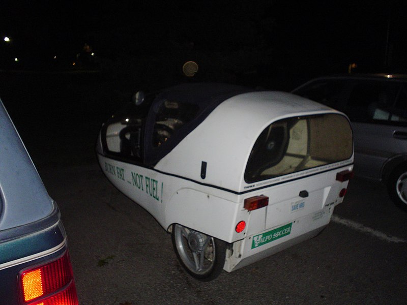 File:Velomobile in Valpo.jpg