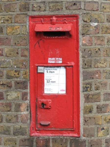 File:Victorian postbox, Heath Street - Elm Row, NW3 - geograph.org.uk - 1072737.jpg