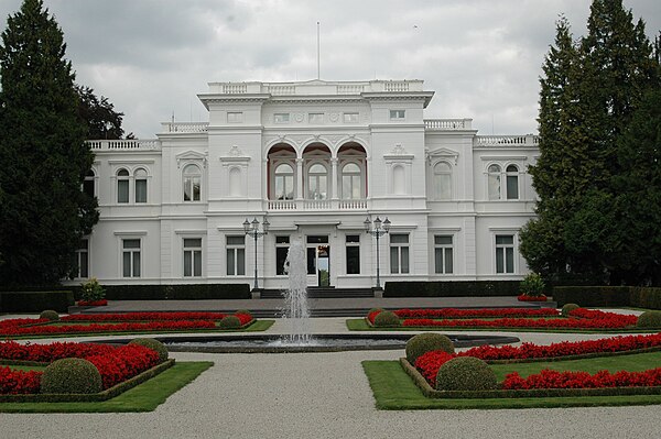 Hammerschmidt Villa, Bonn (secondary seat)