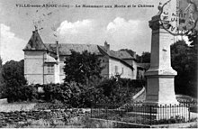 Ville-sous-Anjou, le monument aux morts et le chateau, 1920, p278 de L'Isère les 533 communes - Edition Auclair, Le Péage de Roussillon.jpg