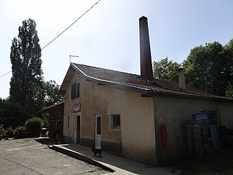 Boulangerie avec cheminée associée au moulin.