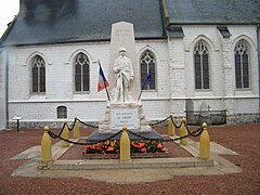 Monument aux morts, près de l'église.