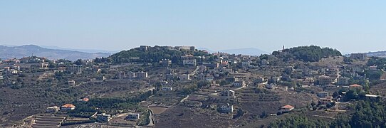 Vue de Tibnine du village de Haris.