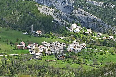 How to get to Villeneuve-D'Entraunes with public transit - About the place