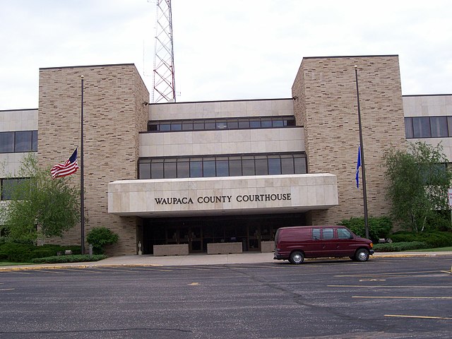 Waupaca County Courthouse