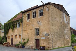 Das spätmittelalterliche Gerberhaus Hölle 6, links daneben Hölle 8, Aufnahme vom August 2014