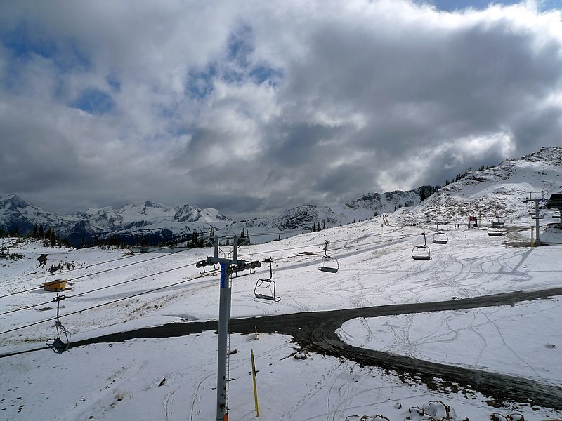 File:Whistler snow tracked out by hikers and bikers (3986720671).jpg