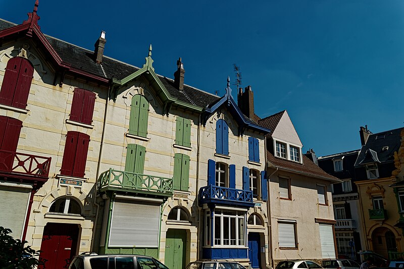 File:Wimereux - Rue Notre Dame - View SE.jpg