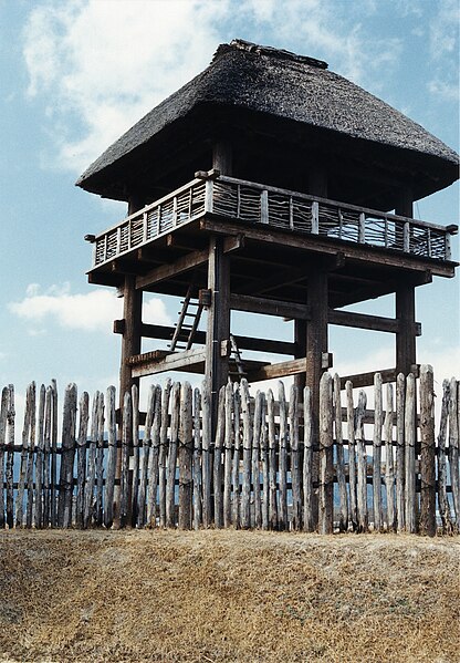 A reconstruction of a Yayoi period building at the Yoshinogari site