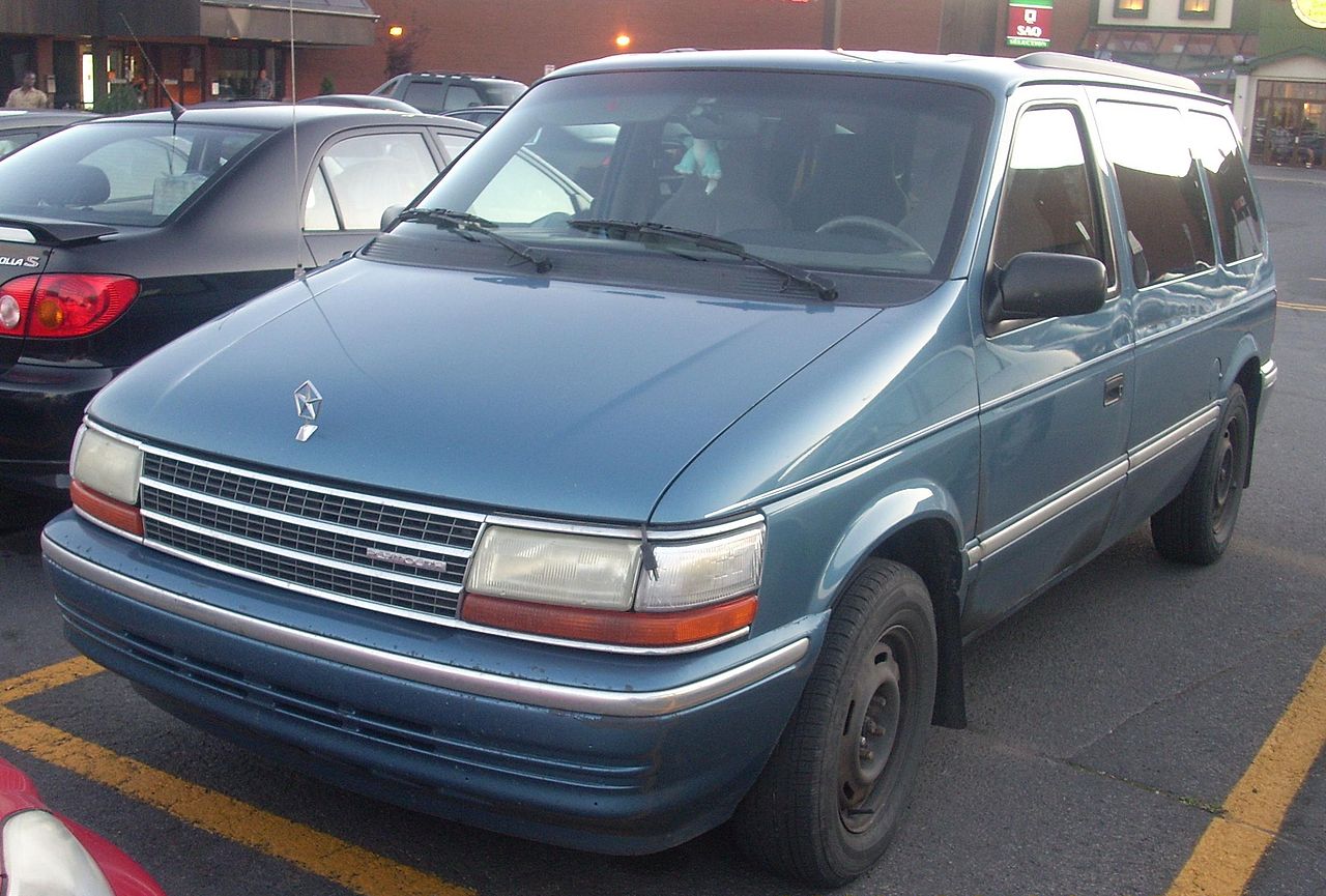 Abreviar Influyente escarabajo File:'92-'93 Plymouth Voyager.JPG - Wikimedia Commons