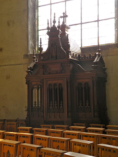 File:Église Saint-Michel de Berlaimont confess 3.JPG