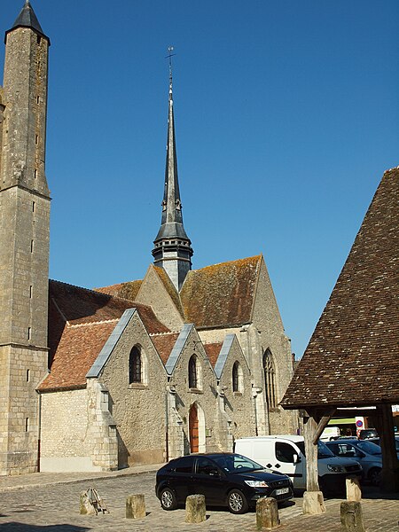 File:Égreville-FR-77-église-A4.jpg