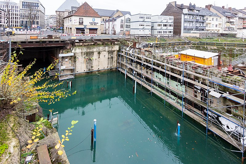 File:Überflutung Besichtigungsbauwerk durch Rheinhochwasser-7208.jpg