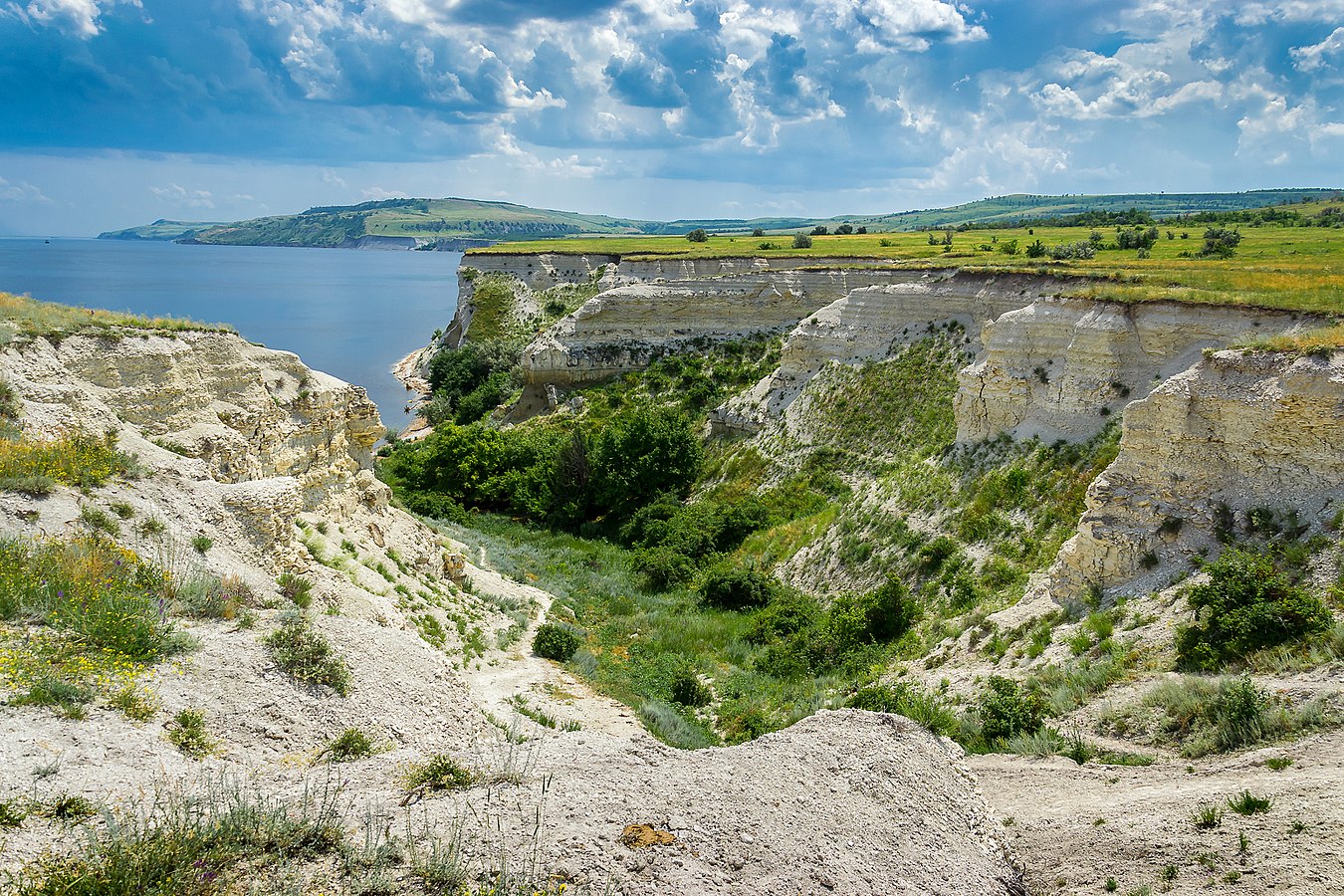 Утес степана разина саратовская область фото