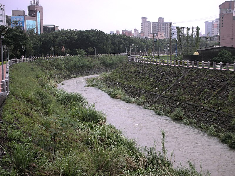 File:天母橋附近景觀 - panoramio - Tianmu peter (1).jpg