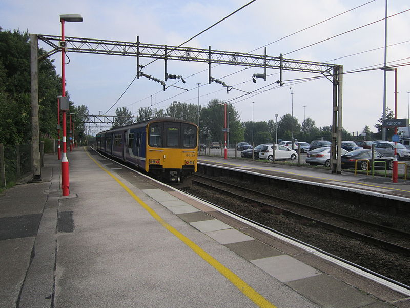 File:150138 at Runcorn (1).JPG