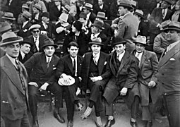 1928 Carlos Gardel en el Gran Parque Central con Vincenc Piera y Franz Platko 33747fd816e71a9cea8b1d301ba3b25d.jpg