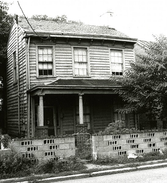 File:19 West Jackson Street (16578731497).jpg