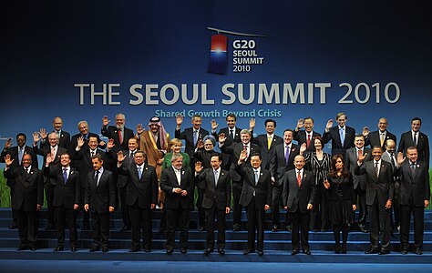 Shows the World leaders in 2010 G-20 summit