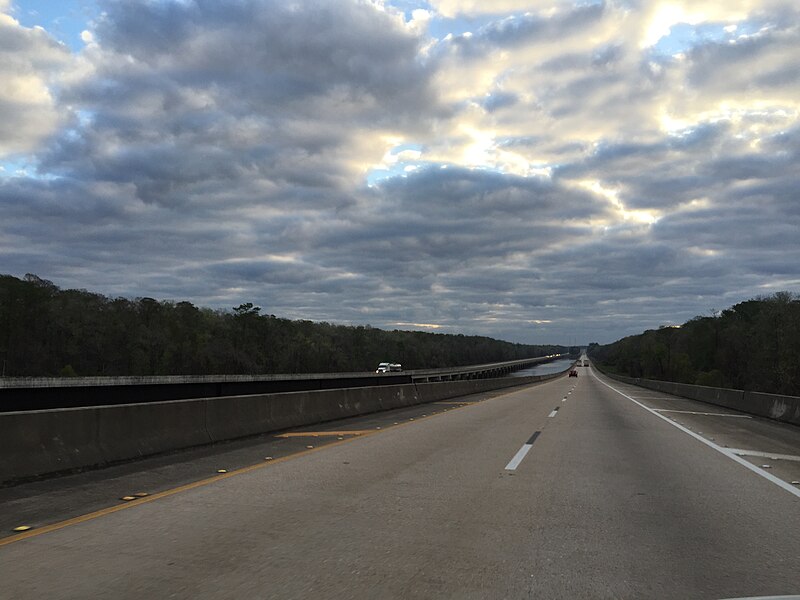 File:2016-03-23 07 26 10 View north along Interstate 65 crossing the General W.K. Wilson Jr. Bridge over the Mobile-Tensaw River Delta in Baldwin County, Alabama.jpg