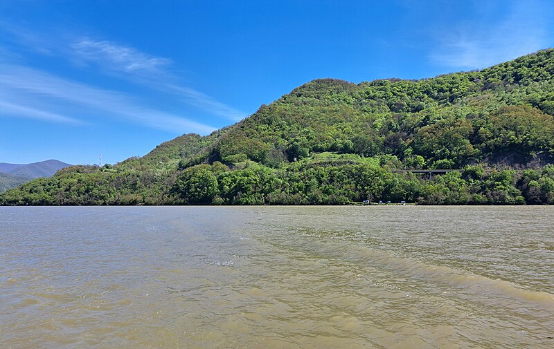 File:20230428.Donau.zwischen km 990 und 1070.-018.jpg