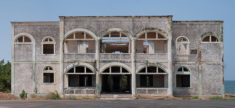 File:Abandoned house in the ports of Altagracia 3.jpg