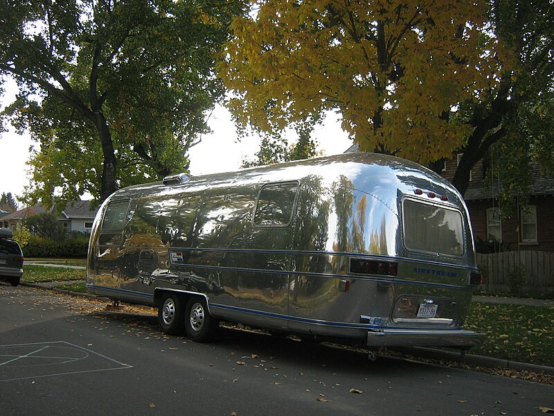 File:AirstreamTrailer.jpg