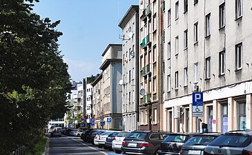Zabudowa ulicy, widok od skrzyżowania z ul. Chodkiewicza na północny zachód