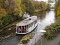 Durch den Mundsburger Kanal fahren auch Alsterdampfer.