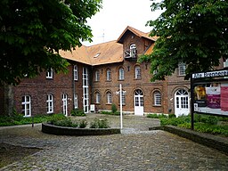 Alte Brennerei Schwake mit Infotafel