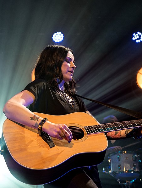 File:Amy MacDonald (ZMF 2017) jm37195.jpg