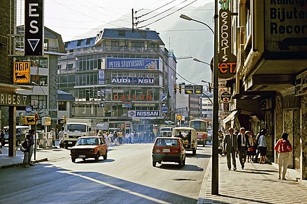 Streets of the city centre of Andorra la Vella in 1986. From the same year until 1989 Andorra normalized the economic treaties with the EEC.[120][121]