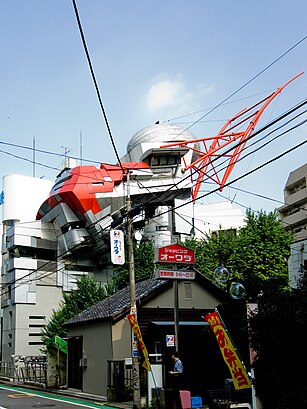 青山製図専門学校への交通機関を使った移動方法