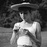 Audrey Hepburn no Bürgenstock (09) .jpg