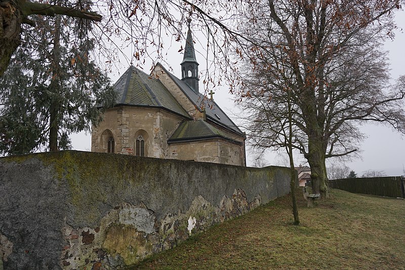 File:Běleč (na Křivoklátsku) - kostel sv. Mikuláše (stav 2021) (1).jpg