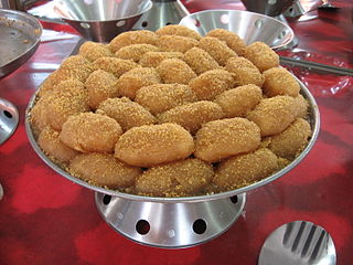 <span class="mw-page-title-main">Chomchom</span> Traditional Bengali sweet