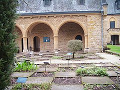 L'herboristerie et le jardin aux simples.