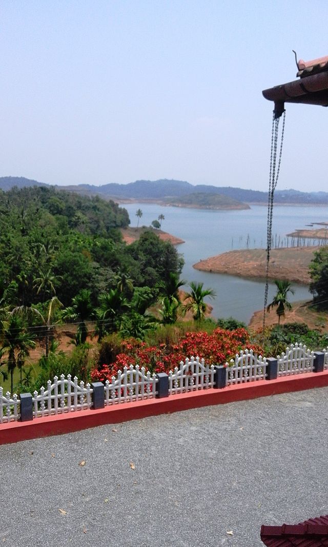 640px Banasura Sagar.Padinjarethara.3