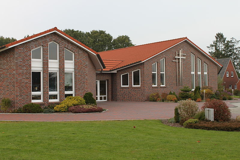 File:Baptistenkirche Veenhusen.jpg